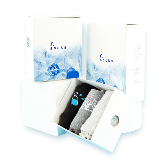 Shop online for sustainable cotton socks for men, sports socks, ankle socks and socks for women.